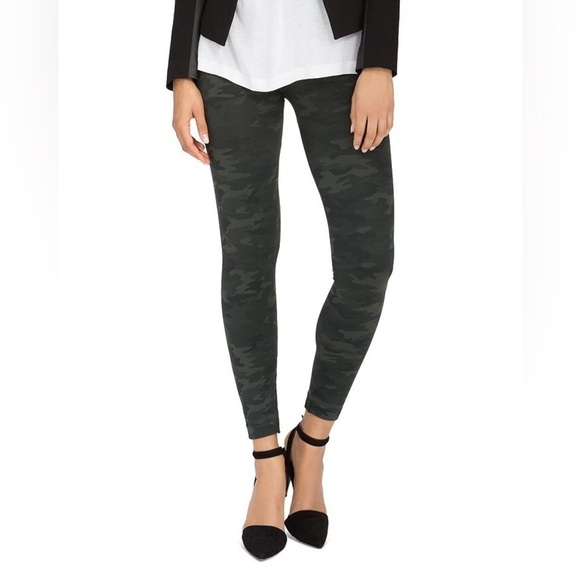 SPANX Look At Me Now Green Camo Leggings Size Small. - Picture 12 of 16